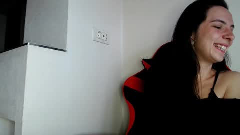 Snapshot of bellaqueen0701 chatting on February 27, 6:24 am bellaqueen0701 online show from February 27, 6:24 am