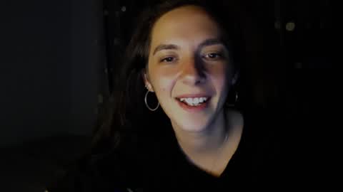 Snapshot of bellaqueen0701 chatting on February 8, 2:04 am bellaqueen0701 online show from February 8, 2:04 am