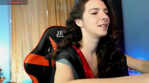 Snapshot of bellaqueen0701 chatting on October 8, 5:35 am bellaqueen0701 online show from October 8, 5:35 am
