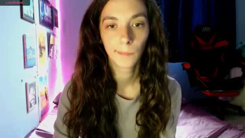 Snapshot of bellaqueen0701 chatting on September 10, 1:45 pm bellaqueen0701 online show from September 10, 1:45 pm