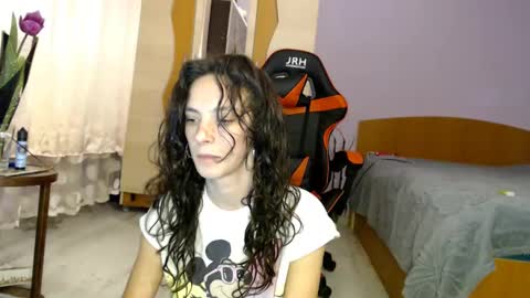 Snapshot of bellaqueen0701 chatting on March 9, 10:19 pm bellaqueen0701 online show from March 9, 10:19 pm