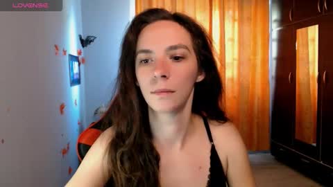 Snapshot of bellaqueen0701 chatting on October 10, 6:52 am bellaqueen0701 online show from October 10, 6:52 am