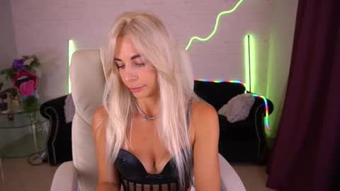 Bella online show from September 10, 8:10 pm