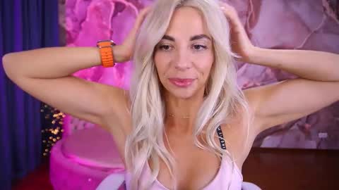 Bella online show from October 20, 8:14 pm