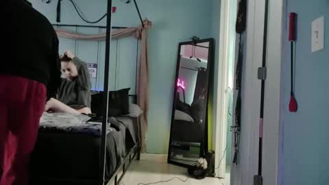 Bellaskeykeeper online show from April 5, 4:37 pm