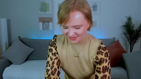 bellasmittssy online show from April 15, 9:23 am