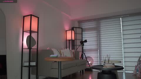 Snapshot of belle_adrienne chatting on October 29, 11:27 pm Belle Adrienne  IG  online show from October 29, 11:27 pm