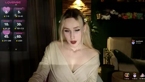 Belle online show from October 27, 3:56 pm