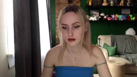 Snapshot of belle_vill chatting on October 4, 4:10 am Belle online show from October 4, 4:10 am
