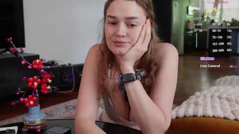 BELLE   online show from October 25, 4:13 am