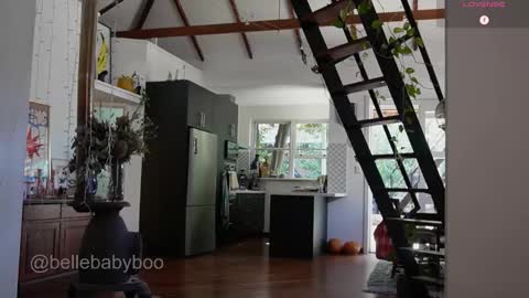 BELLE   online show from February 28, 7:01 am