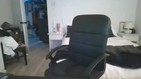 bellequeue19758 online show from November 15, 12:40 pm