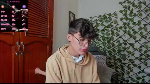 Neon online show from December 1, 11:08 am