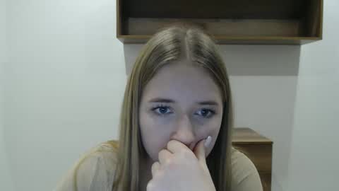 bellochka_ online show from December 19, 12:00 pm