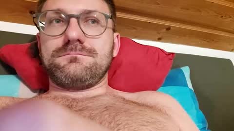 ben00189 online show from September 12, 5:26 pm