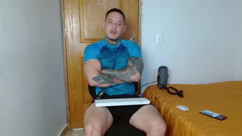 Snapshot of benjamin_isaac chatting on February 1, 11:16 pm benjamin_isaac online show from February 1, 11:16 pm