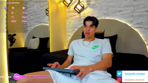 Snapshot of benjamin_more chatting on October 7, 3:19 pm BENJAMIN online show from October 7, 3:19 pm