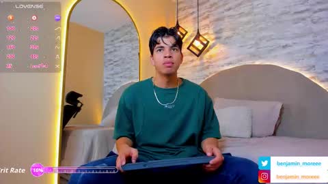 Snapshot of benjamin_more chatting on October 6, 12:34 pm BENJAMIN online show from October 6, 12:34 pm