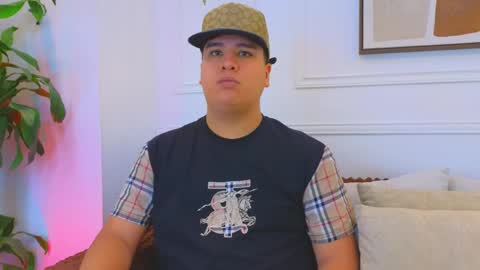 bennett_alejoo online show from April 6, 6:20 pm