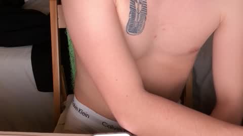 Bennie online show from April 4, 1:01 am