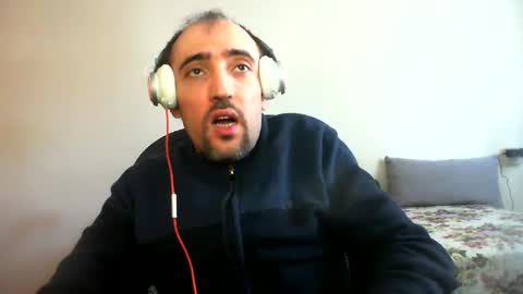 Snapshot of bentish chatting on February 1, 8:29 am bentish online show from February 1, 8:29 am