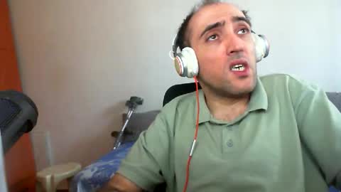 bentish online show from April 25, 10:39 am