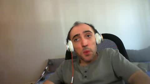 Snapshot of bentish chatting on October 11, 7:46 am bentish online show from October 11, 7:46 am