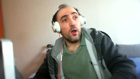 Snapshot of bentish chatting on February 6, 10:36 am bentish online show from February 6, 10:36 am