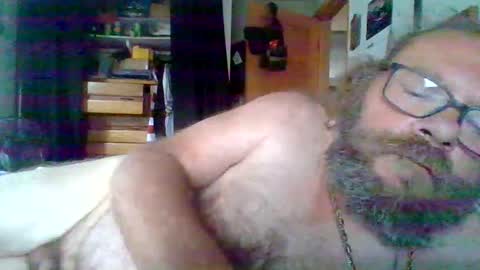 Snapshot of bergeeric1970 chatting on October 25, 5:24 pm bergeeric1970 online show from October 25, 5:24 pm