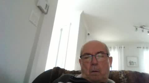 bernard1102 online show from April 13, 2:10 pm