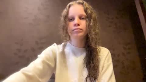 Snapshot of berniecemontell chatting on October 15, 11:55 am Sophia online show from October 15, 11:55 am