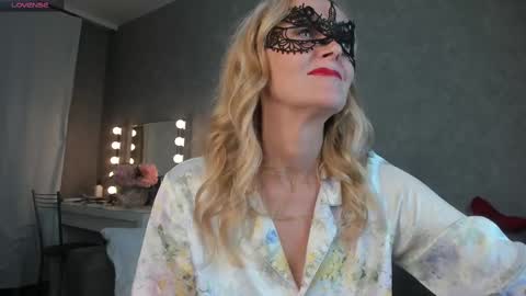 Snapshot of best__angelica chatting on October 8, 5:52 pm best__angelica online show from October 8, 5:52 pm