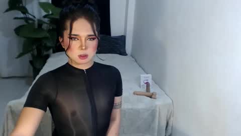 bestgirljulia online show from March 2, 7:15 am