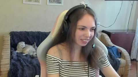 bethany_tease online show from April 16, 12:27 pm