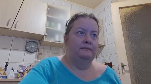 Snapshot of bethnorth chatting on October 6, 2:40 am bethnorth online show from October 6, 2:40 am