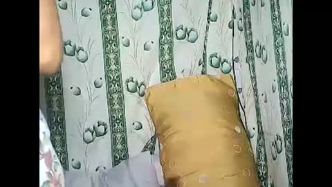 Snapshot of betty_83 chatting on February 11, 10:39 pm betty_83 online show from February 11, 10:39 pm
