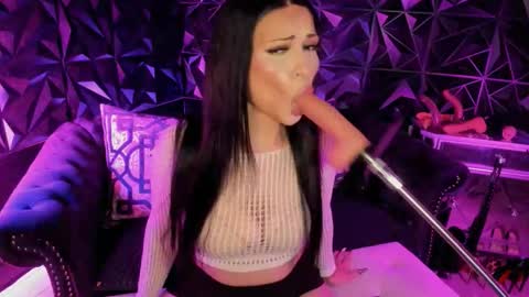 NatashaxoBangs online show from December 1, 6:33 am