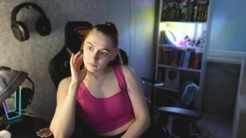 beverly_yay online show from April 29, 6:02 pm