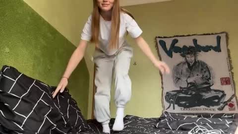 Becky online show from April 8, 8:06 am