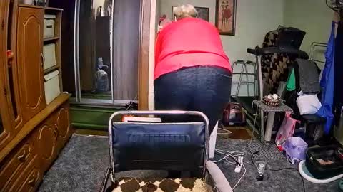 BeverlyQCynia online show from October 22, 1:35 pm