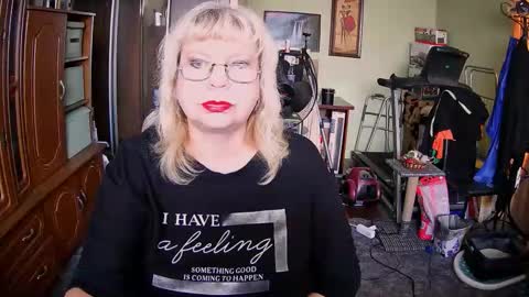 Snapshot of beverlyqcynia chatting on September 20, 11:57 am BeverlyQCynia online show from September 20, 11:57 am