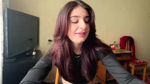 Elvi online show from April 19, 6:36 am