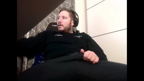 Snapshot of big_sele chatting on December 8, 6:22 am bigbroly88 online show from December 8, 6:22 am