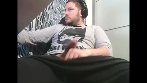 Snapshot of big_sele chatting on March 9, 6:17 am bigbroly88 online show from March 9, 6:17 am