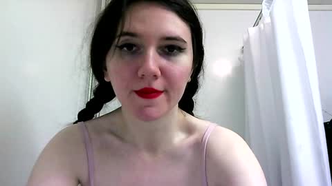 Snapshot of bigbootybunny chatting on February 21, 2:39 am Isabella online show from February 21, 2:39 am