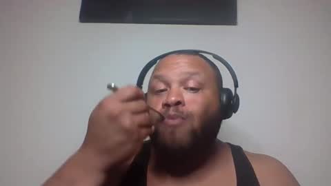 Snapshot of bigchopdaddy chatting on October 24, 5:08 am BigChopDaddy online show from October 24, 5:08 am