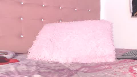 bigclit_isa online show from May 7, 8:21 am