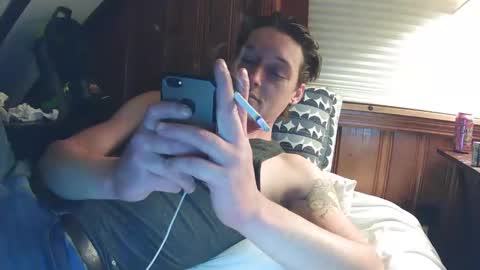 Snapshot of bigdaddycumz chatting on December 4, 3:42 am Bigdaddycumz online show from December 4, 3:42 am