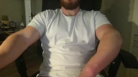 Snapshot of bigdickfitdude34 chatting on October 2, 2:43 am bigdickfitdude34 online show from October 2, 2:43 am