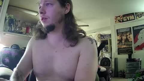 biggerisbetter21 online show from March 1, 2:44 pm